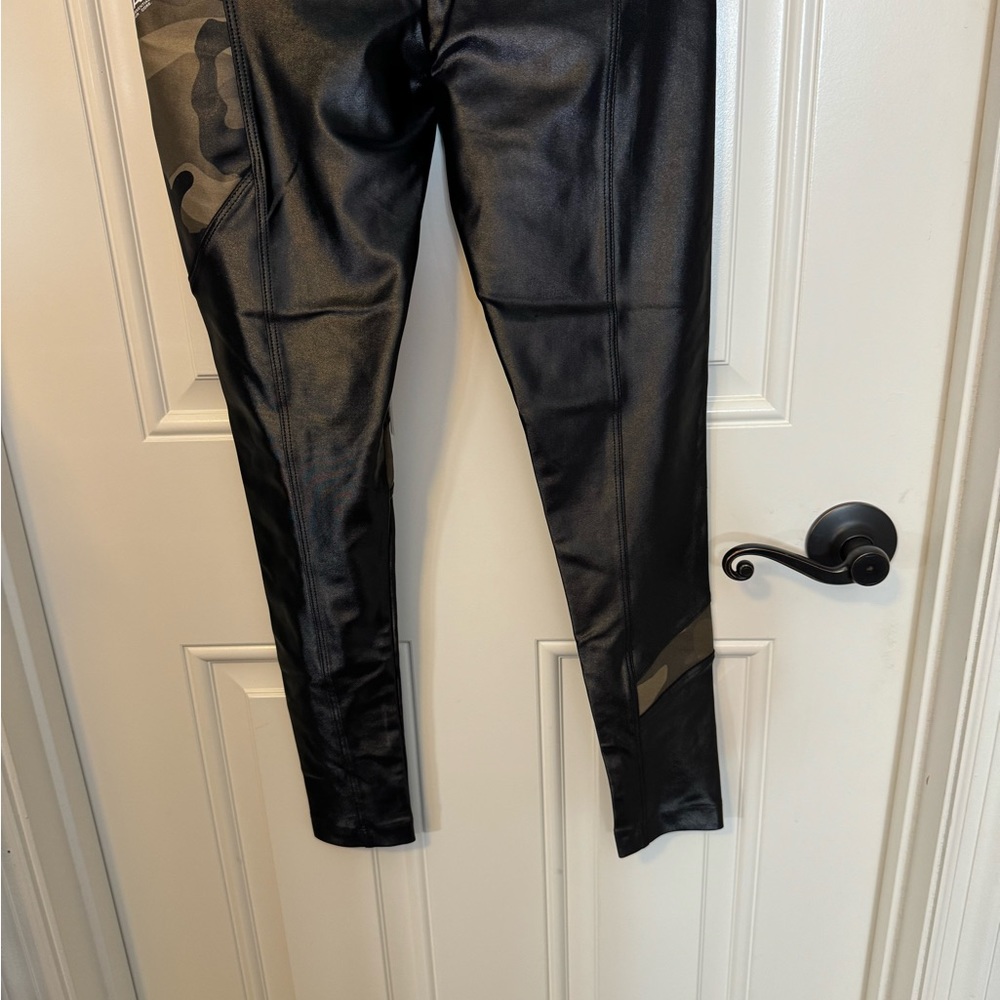 🔆KORAL BLACK WORKOUT LEGGINGS🔆 - Picture 10 of 10